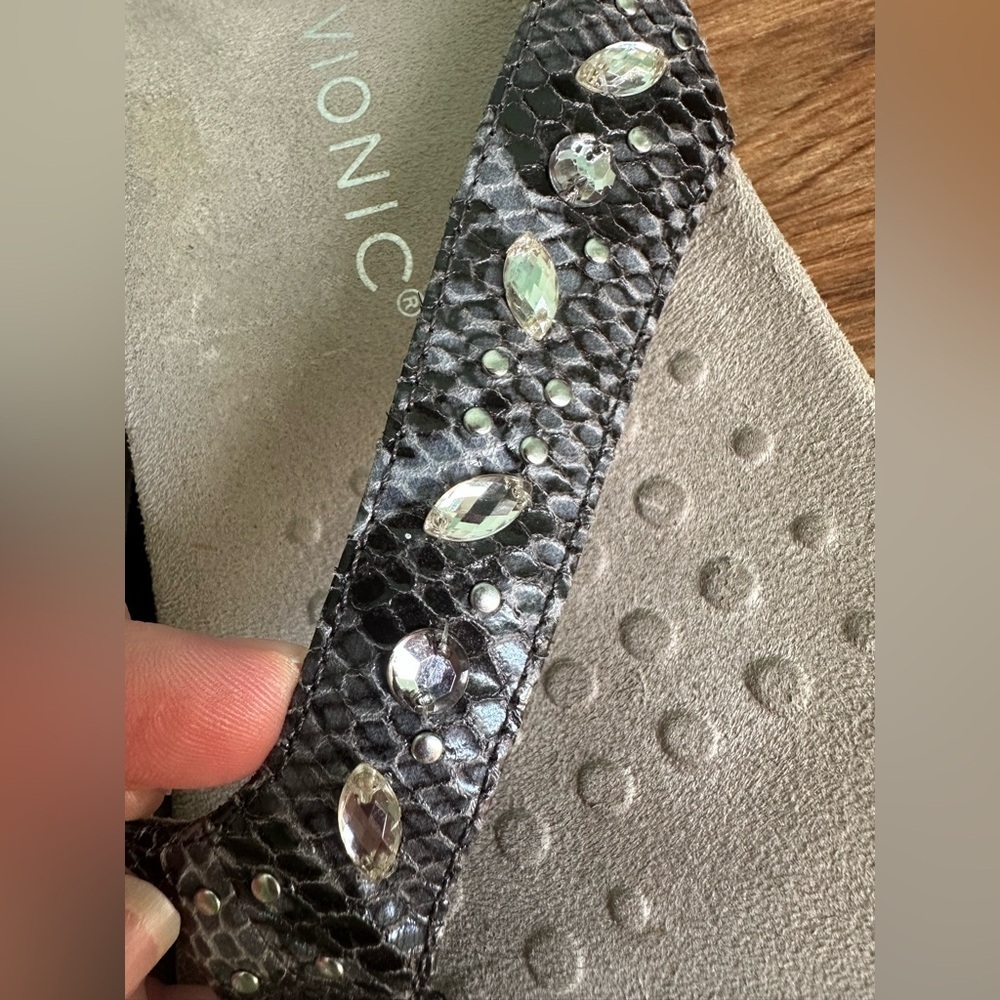 Vionic Lucia Women’s 9.5 Black Snake Print Rhinestone Crystal Comfort Sandals - Picture 3 of 5